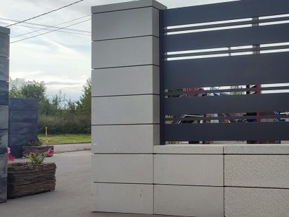 Блоки заборные горизонт белый