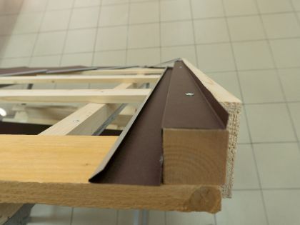 Планка примыкания нижняя для ромбовидной кровли